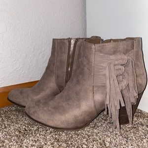 fergalicious bizzy ankle bootie